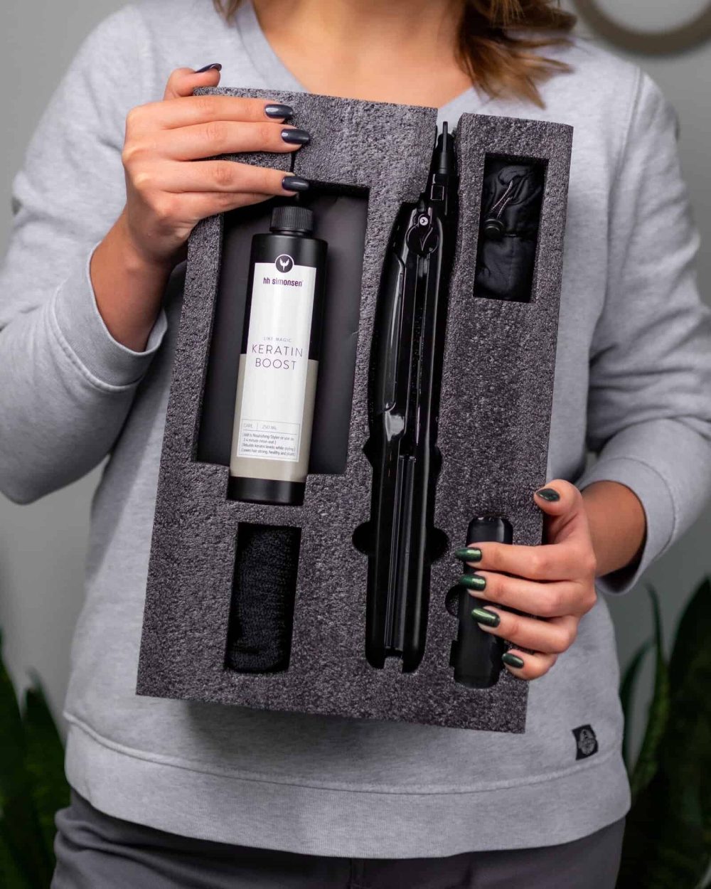 placa cu keratina Placa cu keratina HH Simonsen Nourishing styler- Keratin Boost + 250 ml keratina lichida