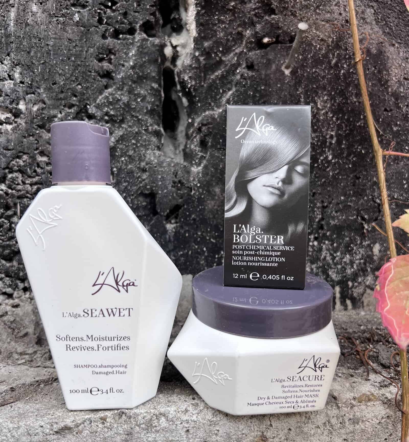 tratament par uscat si deteriorat L'Alga este un brand premium de îngrijire a părului care valorifică "Tehnologia Oceanului", utilizând extracte pure de alge și biotehnologie avansată pentru a crea produse care purifică, hrănesc, vindecă și transformă atât părul, cât și scalpul. Filosofia lor se bazează pe înlocuirea substanțelor chimice dure cu ingrediente naturale și eficiente.
