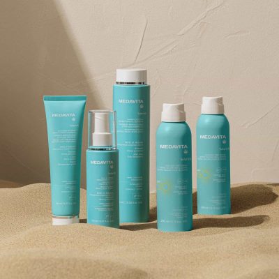 Spray Corp și Scalp SPF50 Medavita Solarich – Protejează eficient pielea și scalpul de razele UVA/UVB cu acest spray lejer, rezistent la apă și parfumat. Absorbție rapidă, fără reziduuri, pentru toate tipurile de piele.