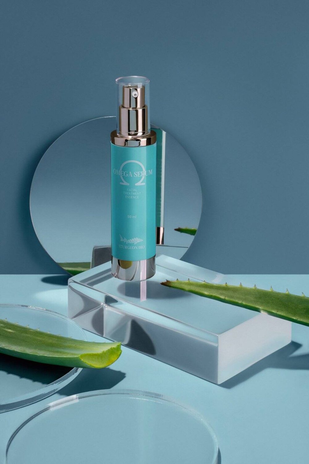 Omega Serum cu Extract de Sturion de la Sturgeon Bio este un ser revoluționar, creat pentru a oferi pielii tale nutrienții esențiali de care are nevoie pentru regenerare intensivă și întinerire vizibilă. Formulat cu 72,3% extract pur de sturion, acest ser de lux asigură o hidratare profundă, o textură catifelată și un aspect vizibil mai luminos încă de la primele aplicări.