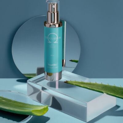 Omega Serum cu Extract de Sturion de la Sturgeon Bio este un ser revoluționar, creat pentru a oferi pielii tale nutrienții esențiali de care are nevoie pentru regenerare intensivă și întinerire vizibilă. Formulat cu 72,3% extract pur de sturion, acest ser de lux asigură o hidratare profundă, o textură catifelată și un aspect vizibil mai luminos încă de la primele aplicări.