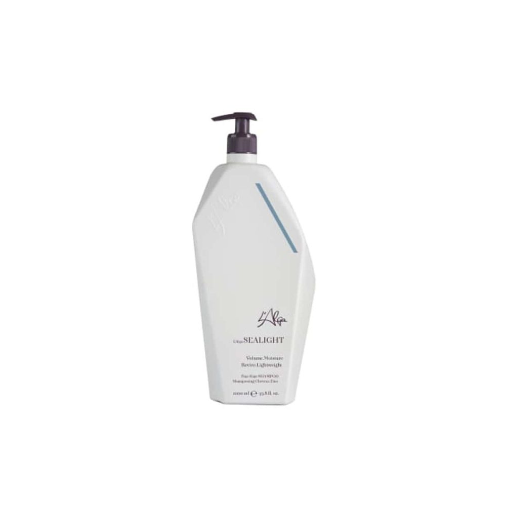 Șampon pentru Păr Fin L’Alga Sealight 1000 ml – oferă volum instant, hidratare și strălucire. Formula profesională cu Biotină, Niacinamidă și complex AlgaNord5™ fortifică părul delicat fără a-l îngreuna.